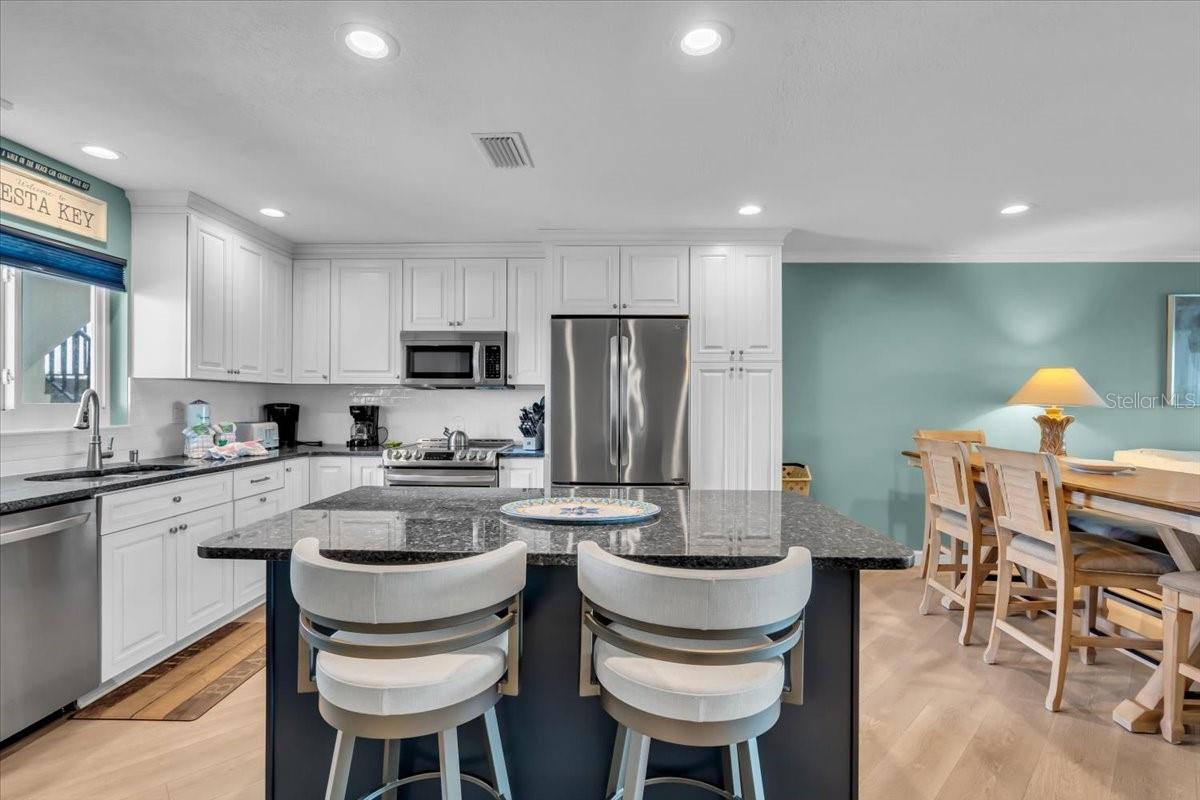 Image 10 of 31 For 757 Beach Road 310