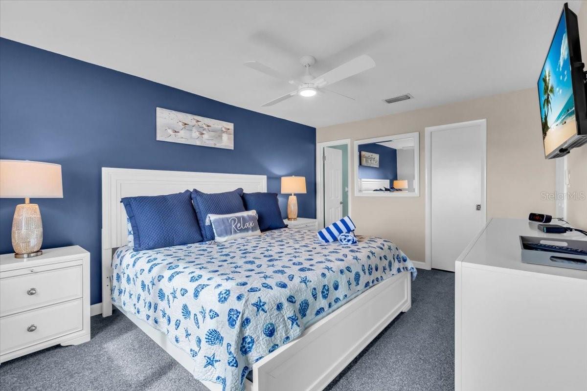 Image 13 of 31 For 757 Beach Road 310