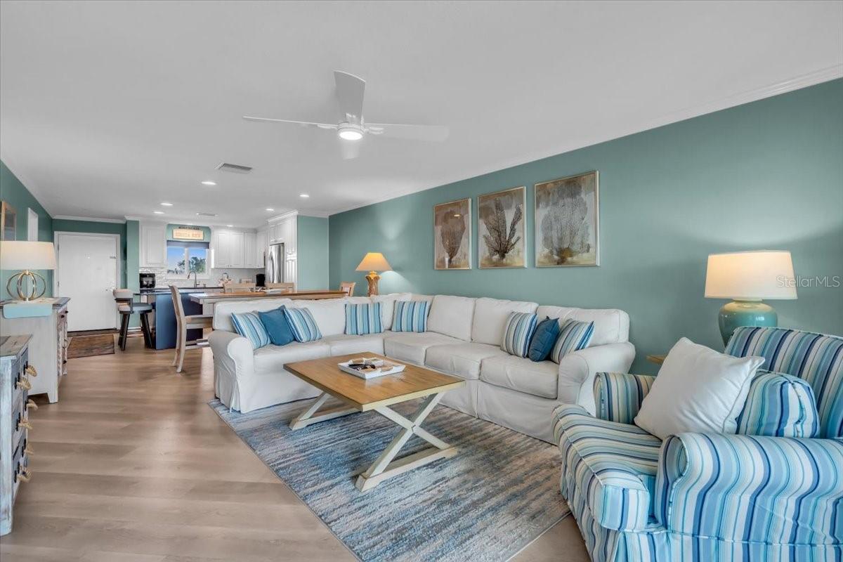 Image 5 of 31 For 757 Beach Road 310