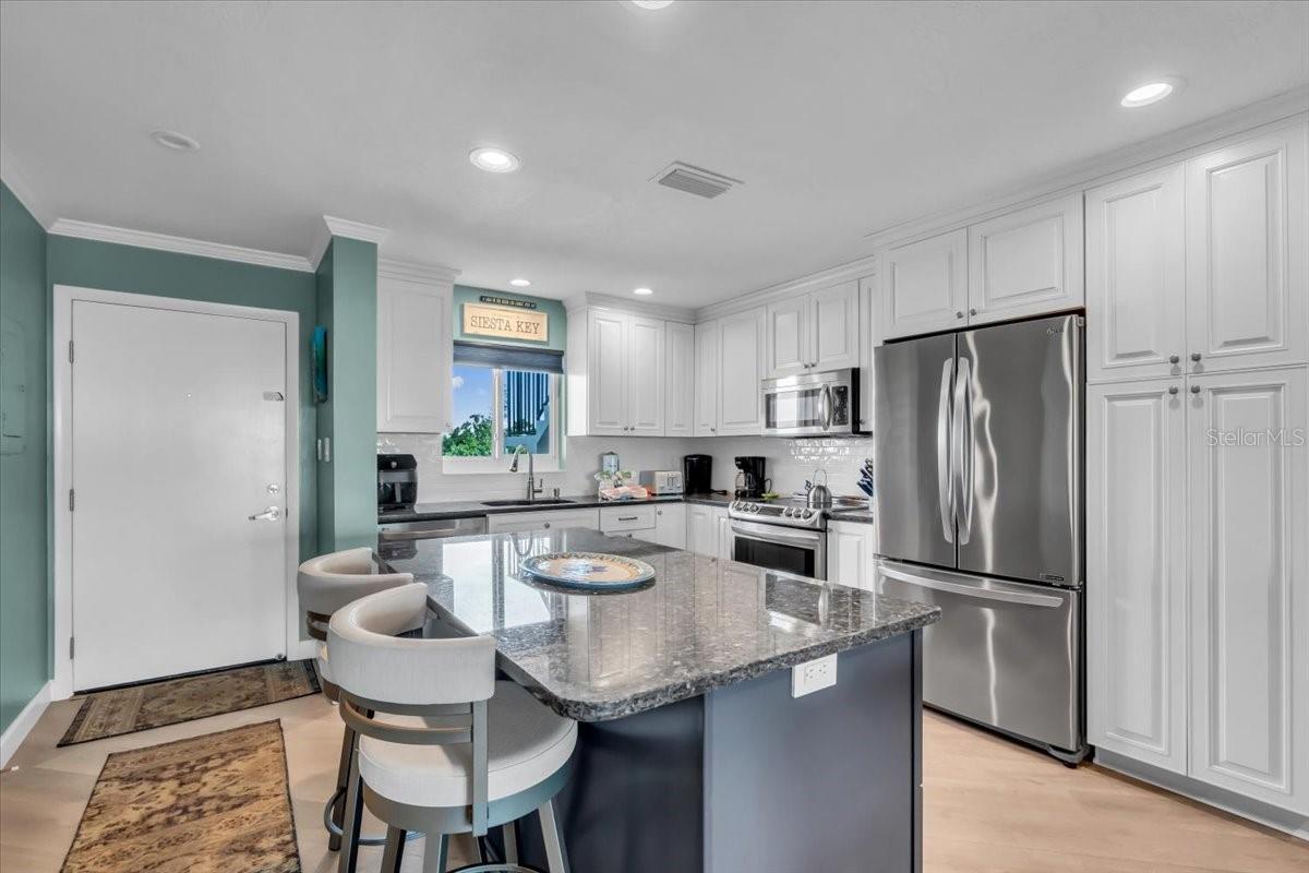 Image 7 of 31 For 757 Beach Road 310