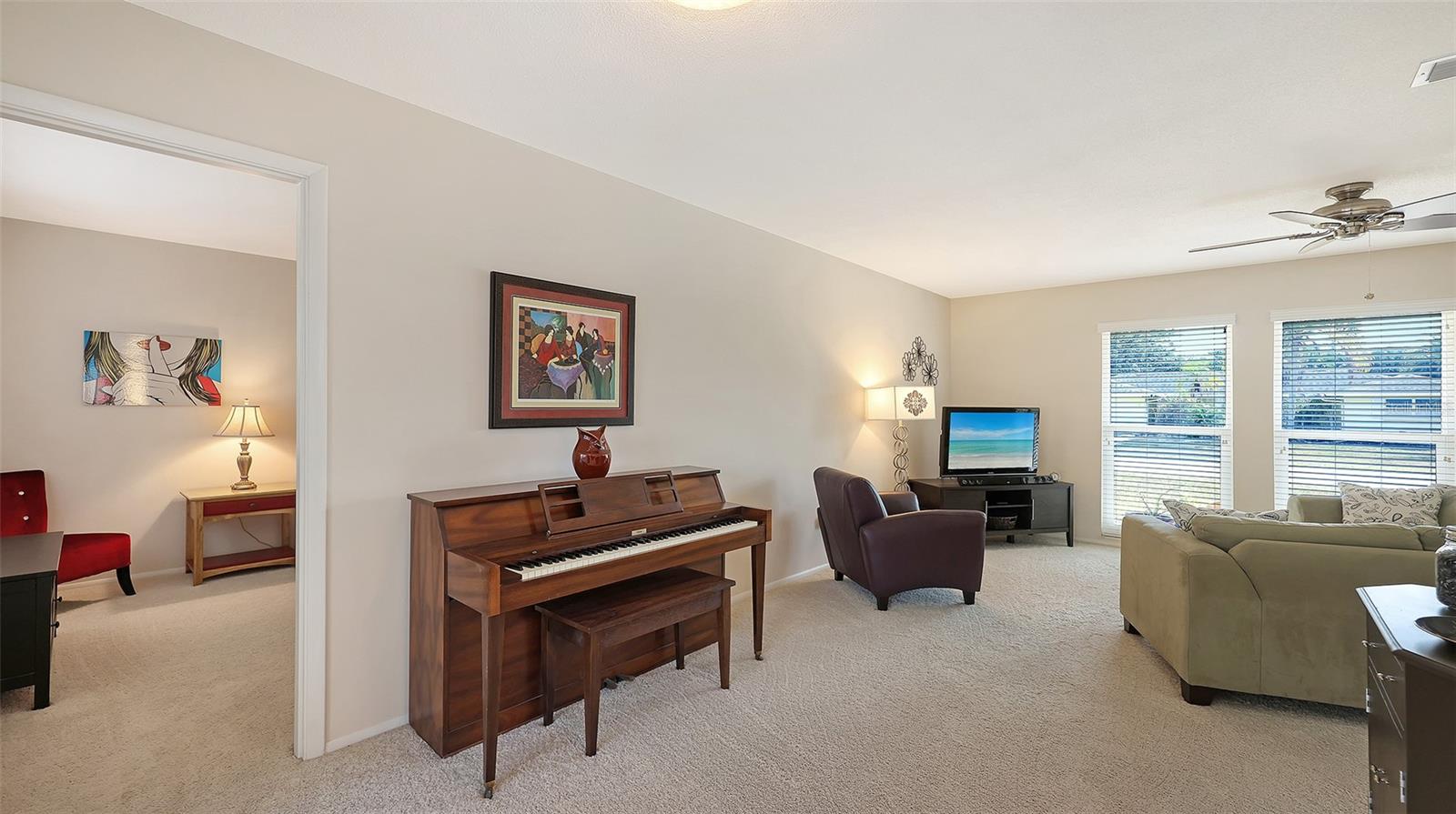 Image 10 of 33 For 3957 Breezemont Drive