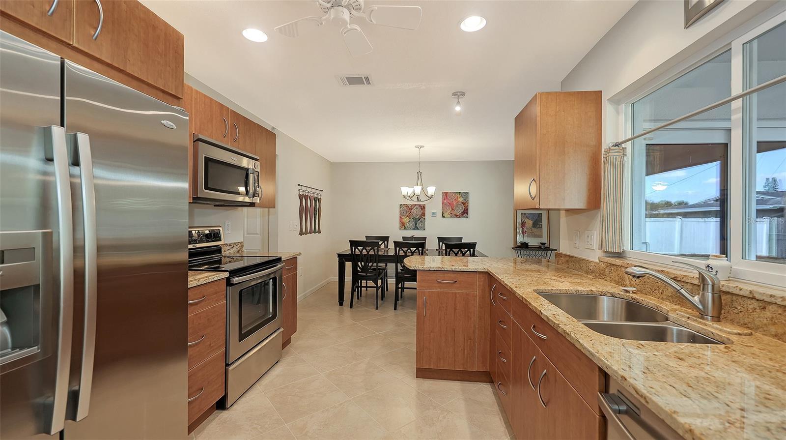 Image 11 of 33 For 3957 Breezemont Drive