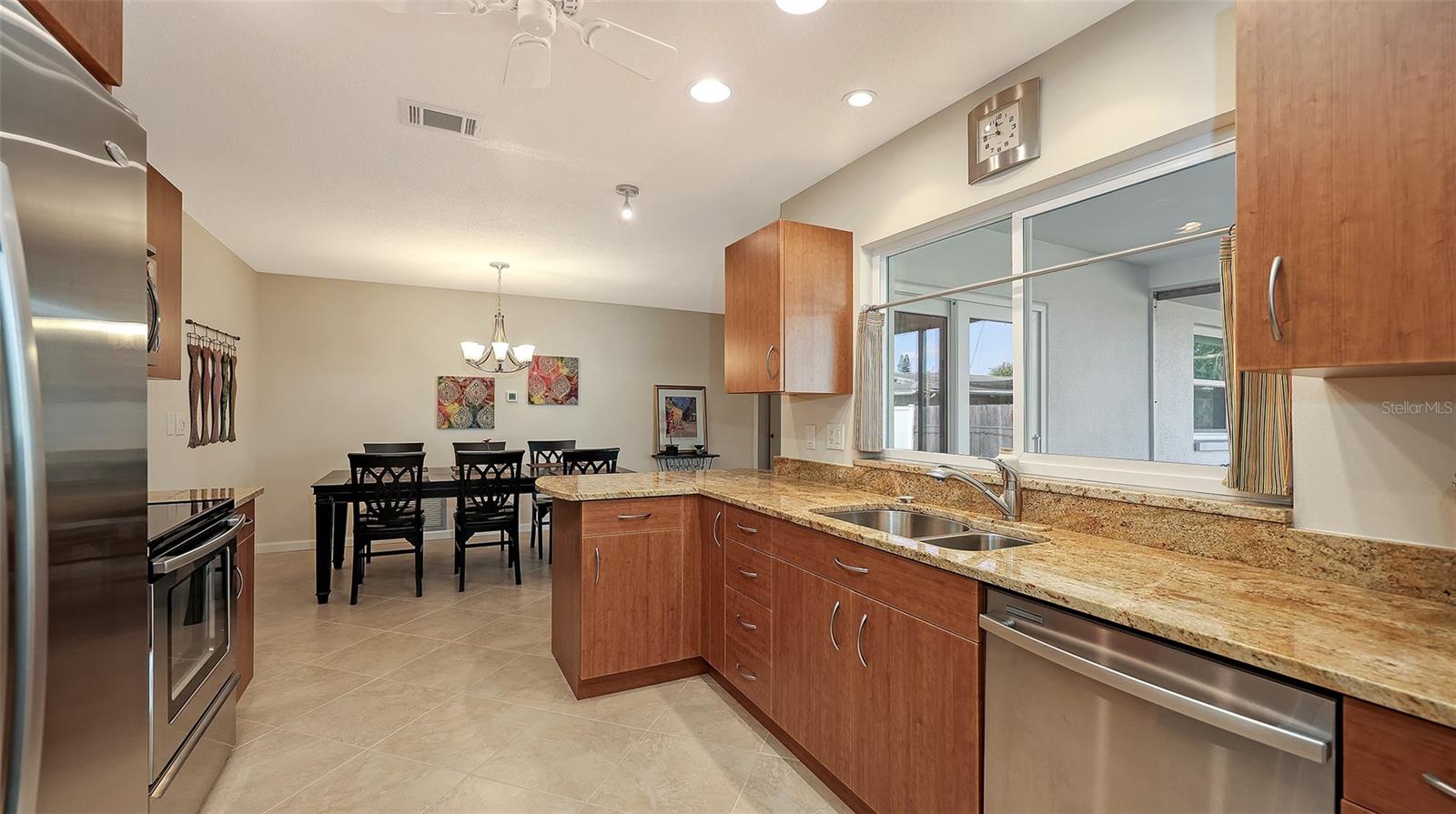 Image 12 of 33 For 3957 Breezemont Drive