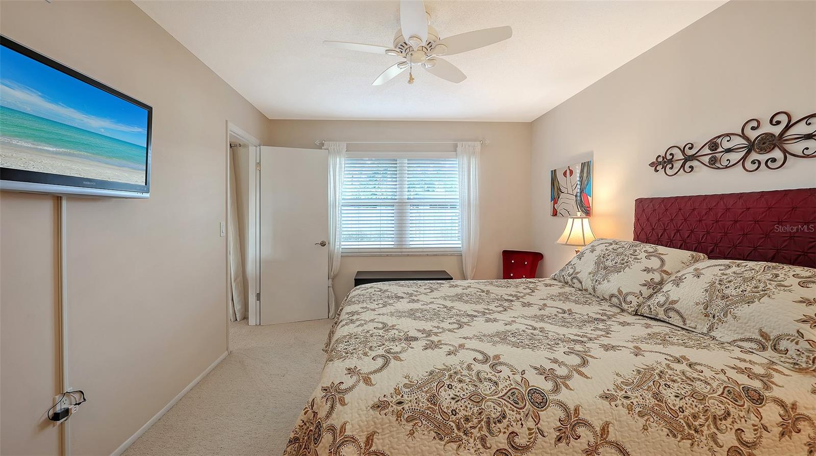 Image 19 of 33 For 3957 Breezemont Drive