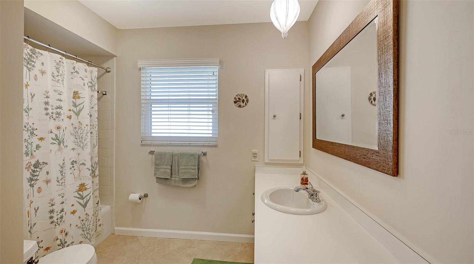 Image 24 of 33 For 3957 Breezemont Drive