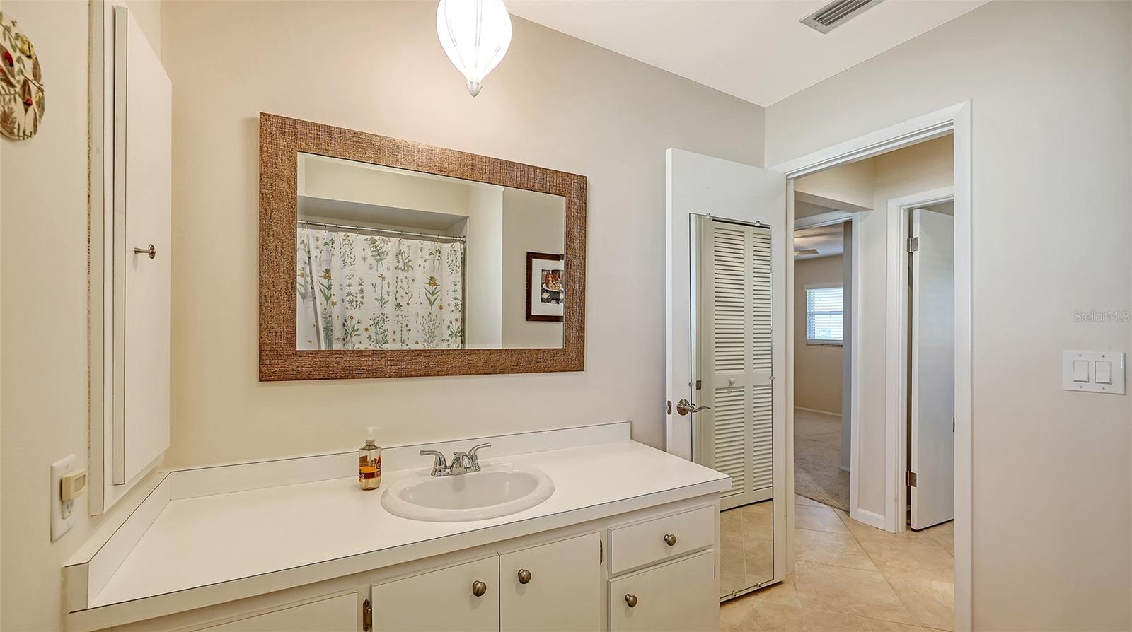 Image 25 of 33 For 3957 Breezemont Drive