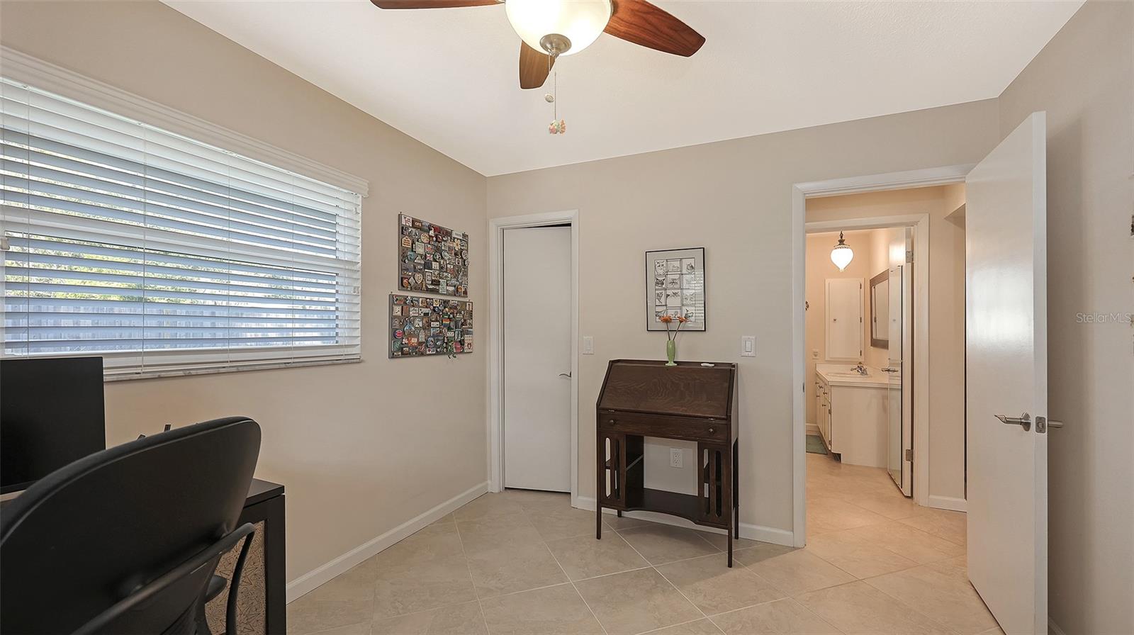 Image 27 of 33 For 3957 Breezemont Drive