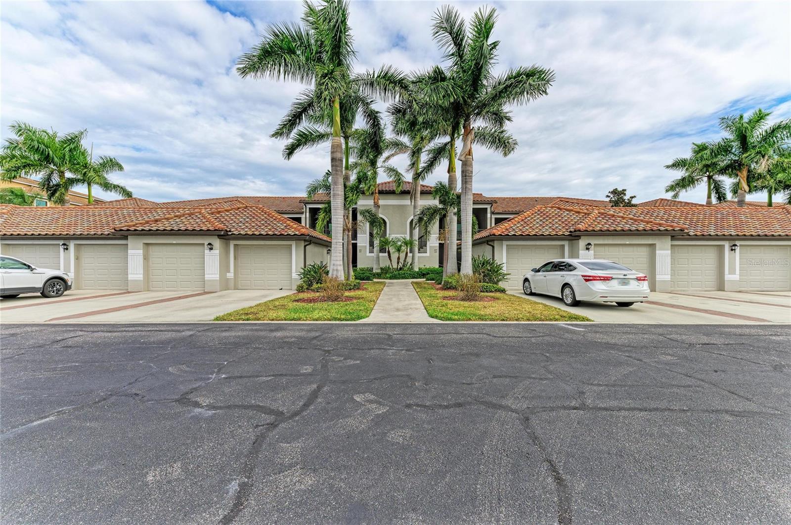 Image 6 of 78 For 6611 Grand Estuary Trail 105