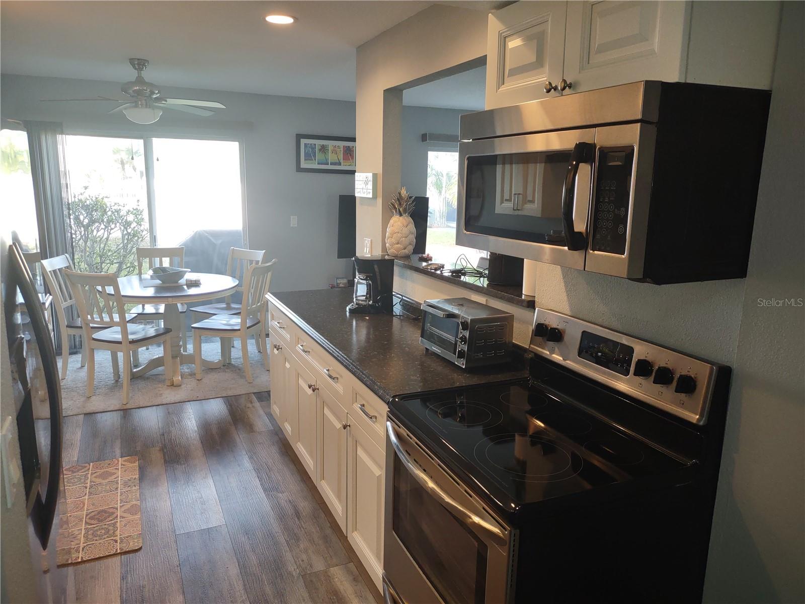 Image 8 of 25 For 10125 Manatee Avenue W A4