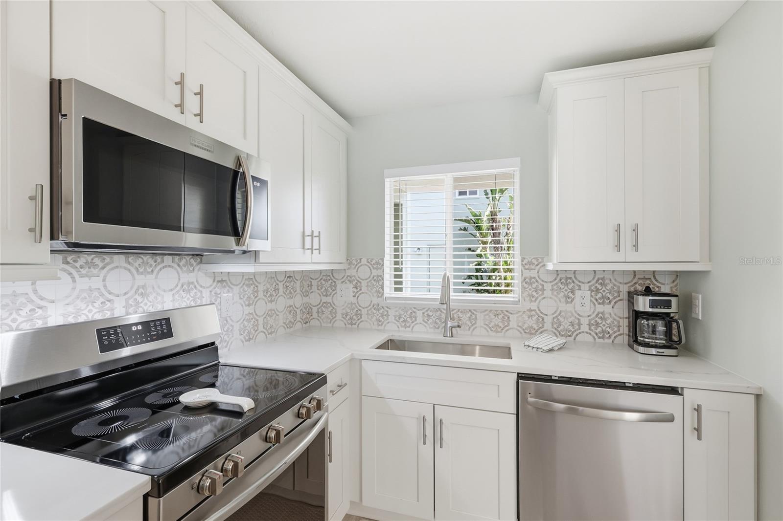 Image 9 of 41 For 7100 Gulf Drive 112