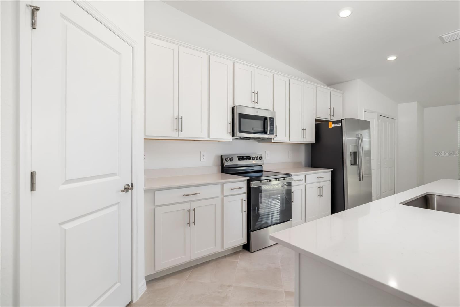 Image 11 of 56 For 19015 Scallop Loop #204