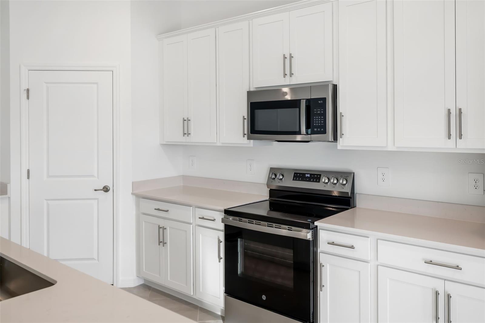 Image 15 of 56 For 19015 Scallop Loop #204