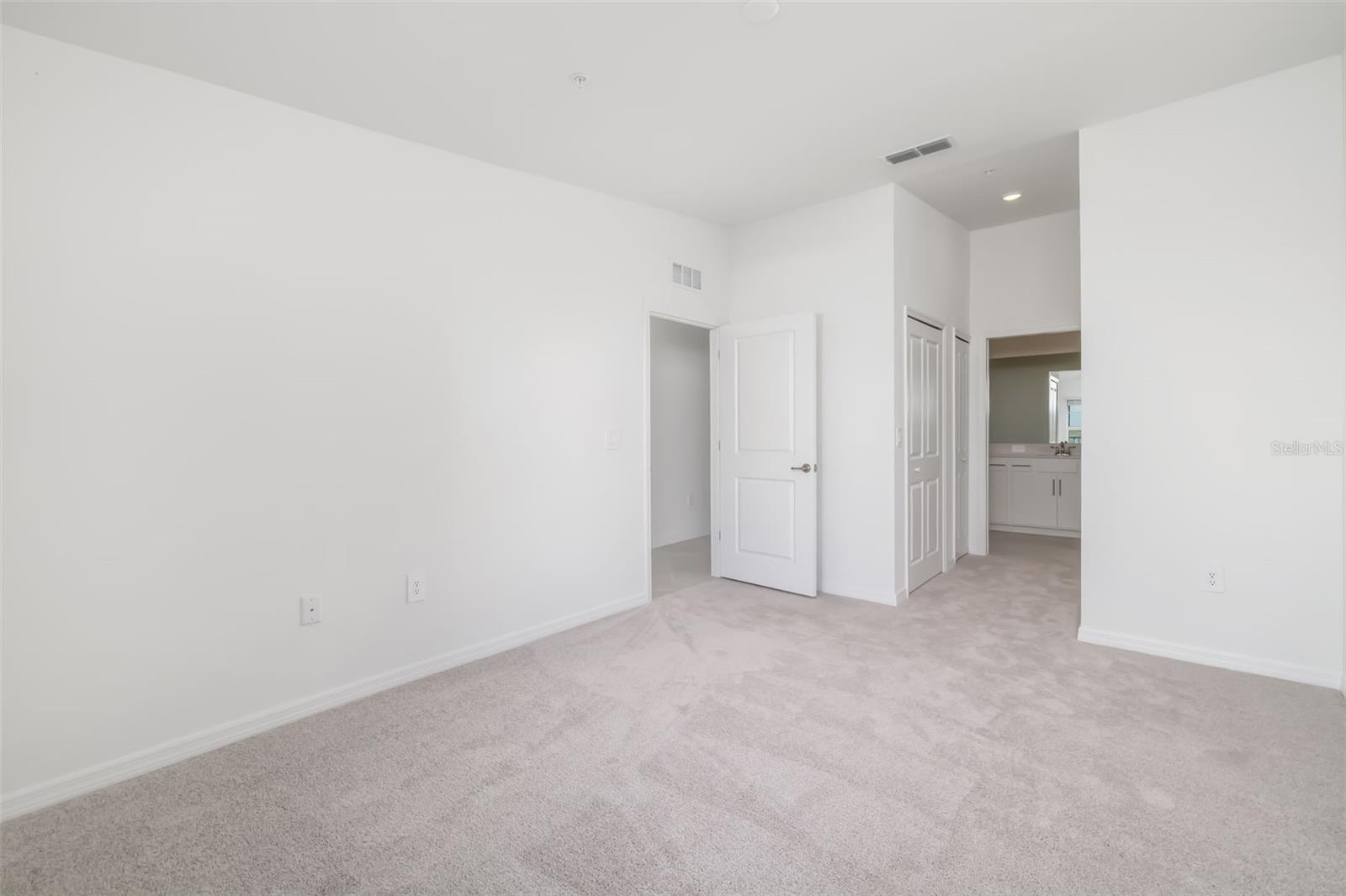 Image 25 of 56 For 19015 Scallop Loop #204