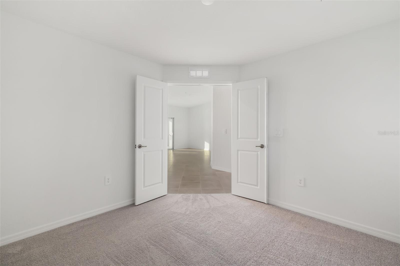 Image 34 of 56 For 19015 Scallop Loop #204