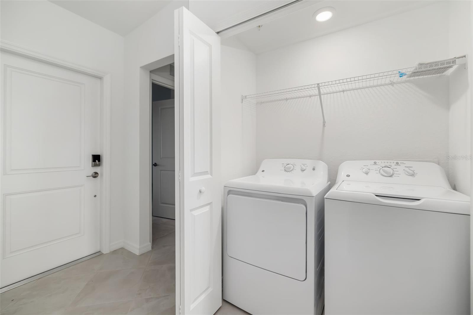 Image 36 of 56 For 19015 Scallop Loop #204