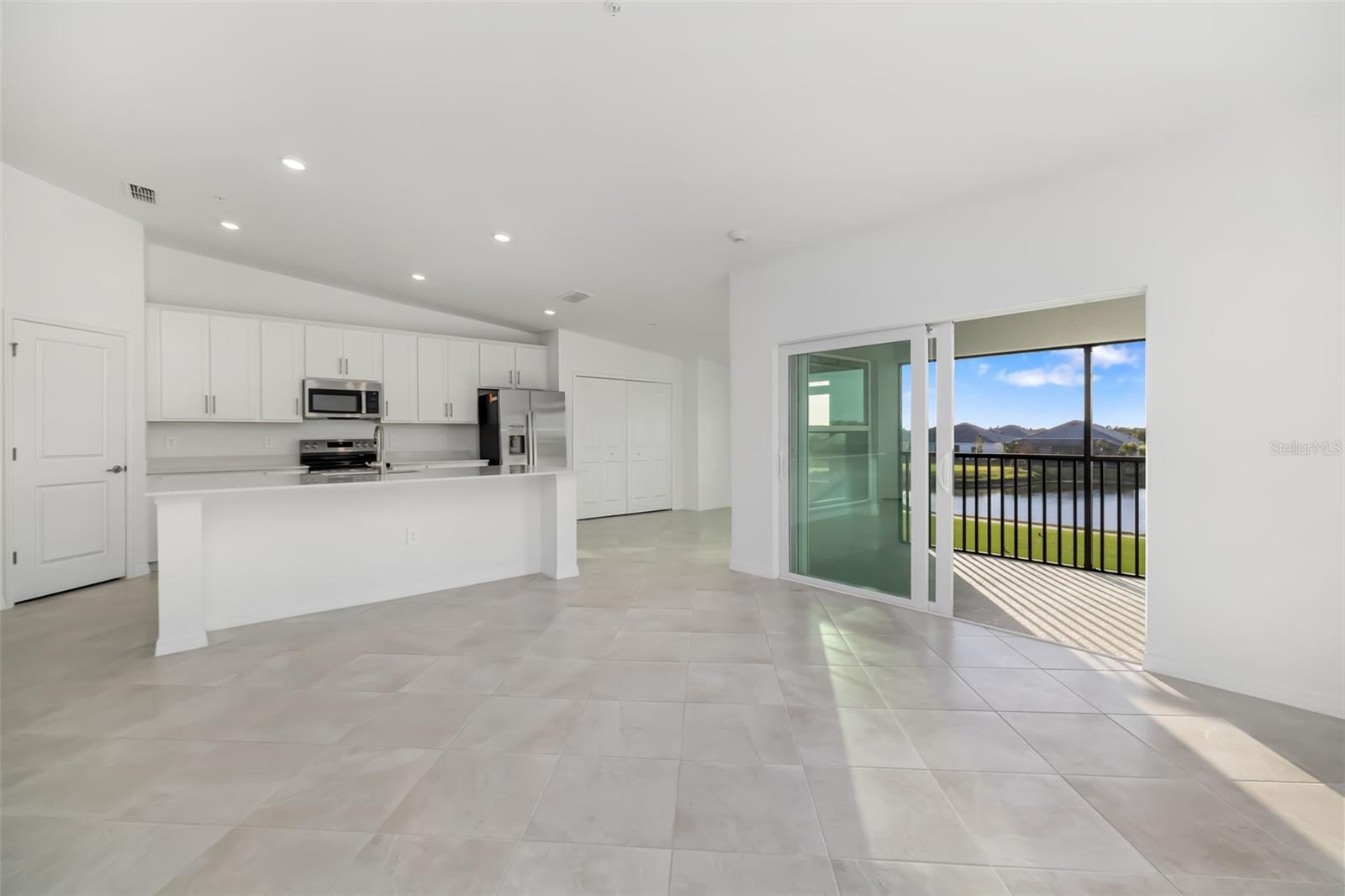 Image 9 of 56 For 19015 Scallop Loop #204