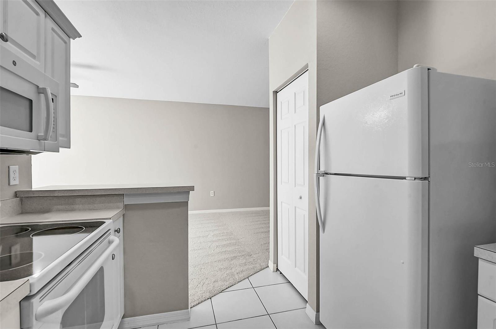 Image 15 of 39 For 3958 Mediterranea Circle 411