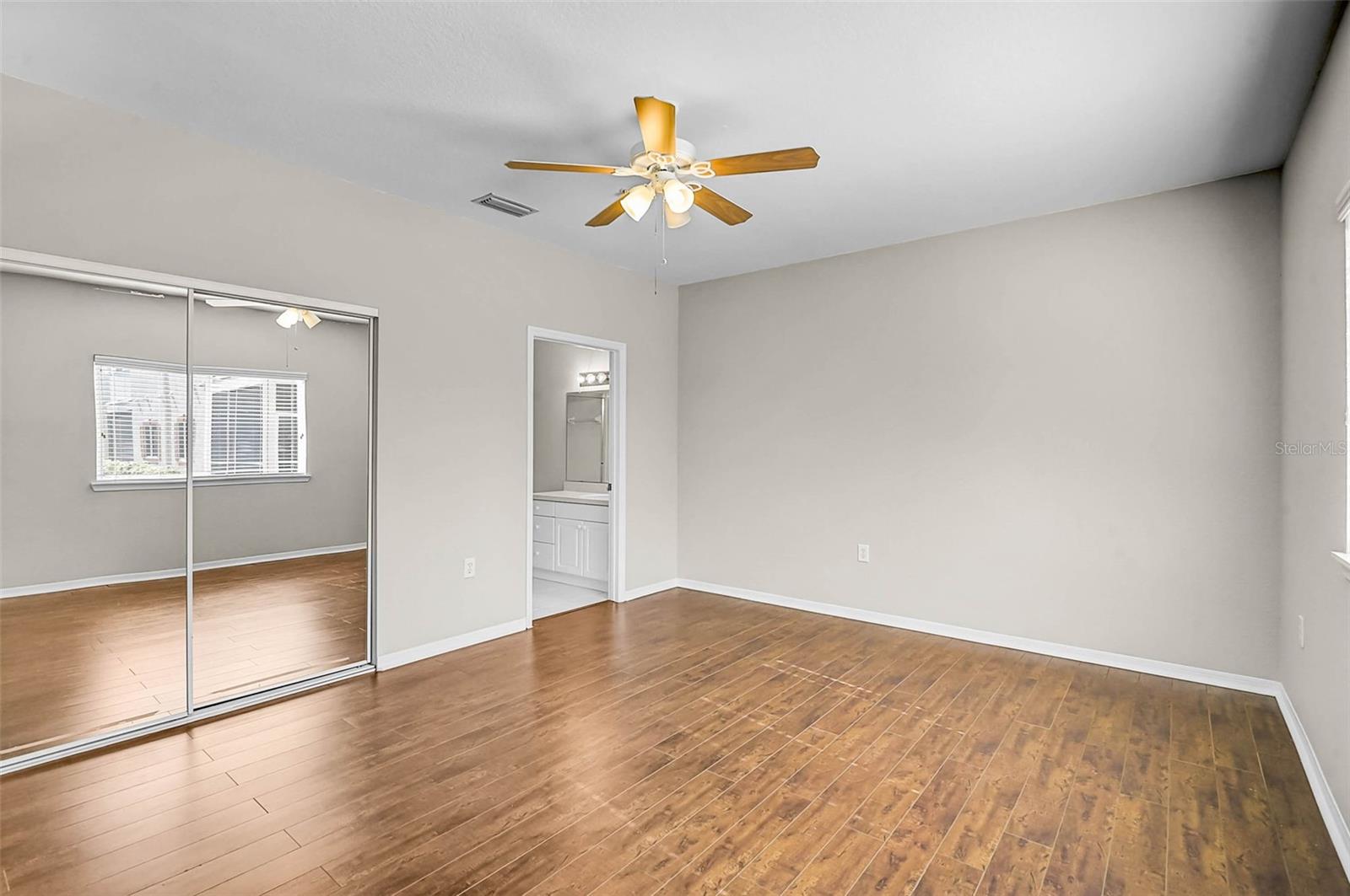 Image 24 of 39 For 3958 Mediterranea Circle 411