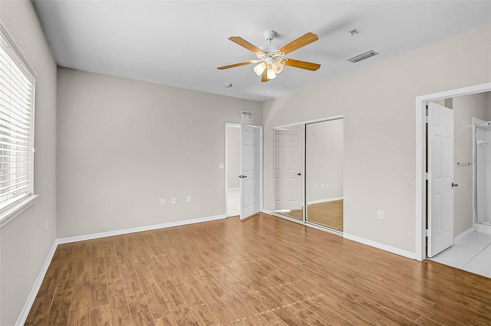 Image 25 of 39 For 3958 Mediterranea Circle 411