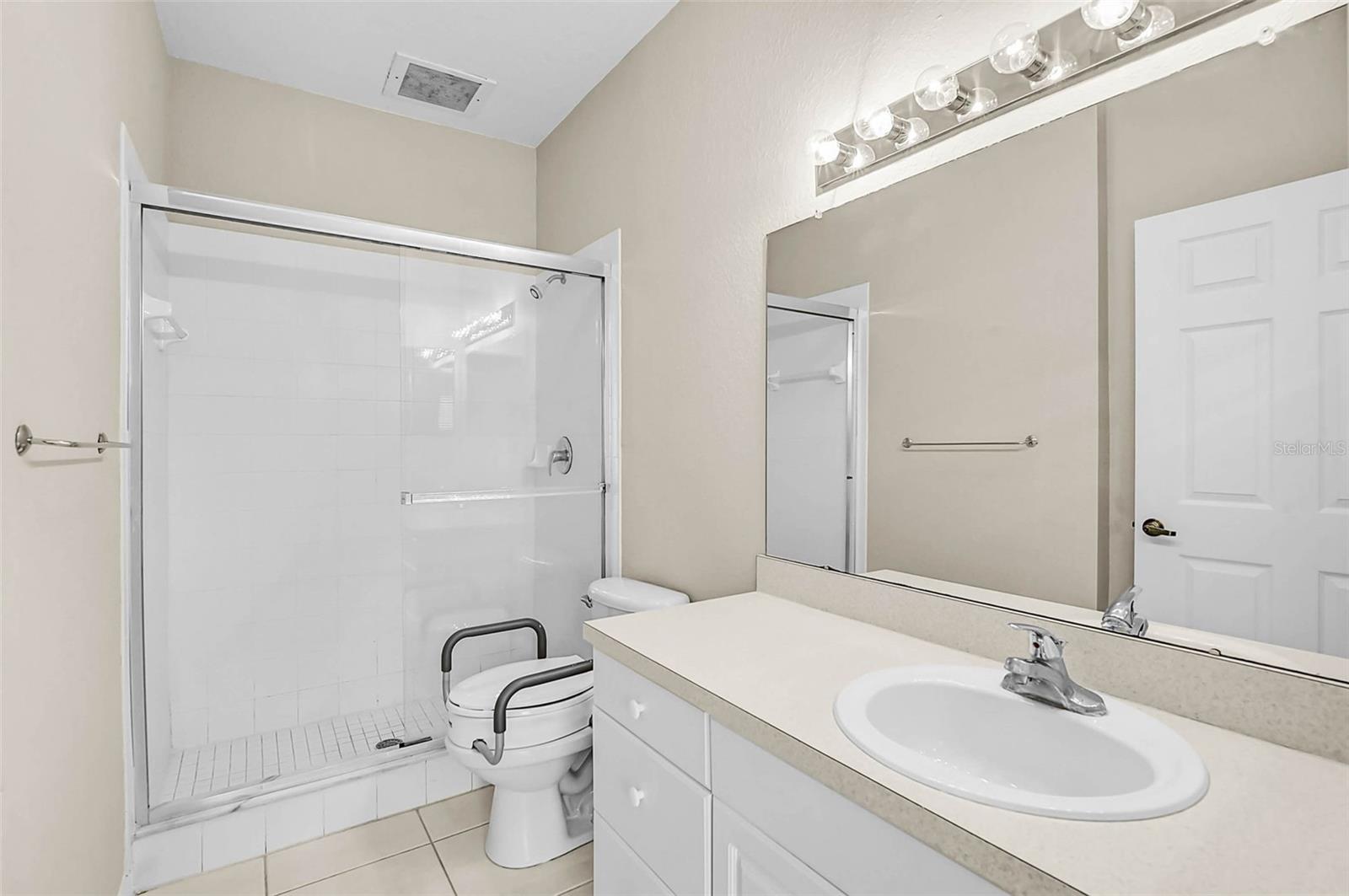 Image 26 of 39 For 3958 Mediterranea Circle 411