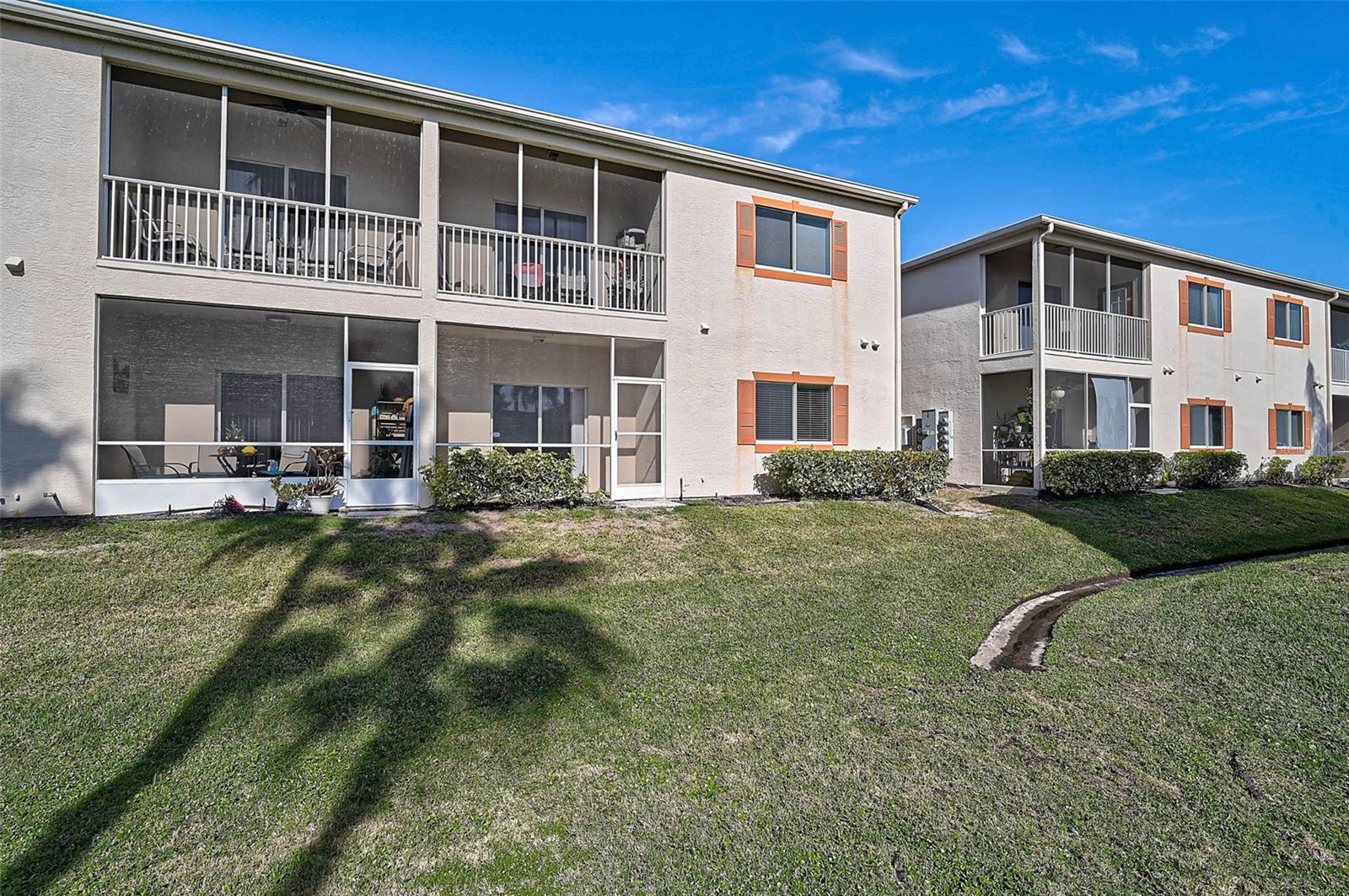 Image 31 of 39 For 3958 Mediterranea Circle 411