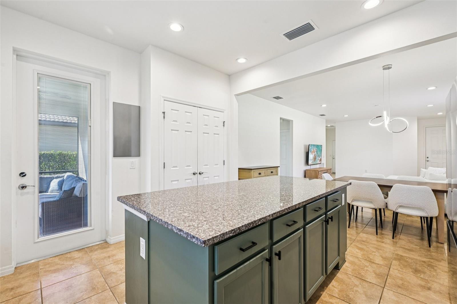 Image 10 of 51 For 19220 Isadora Street