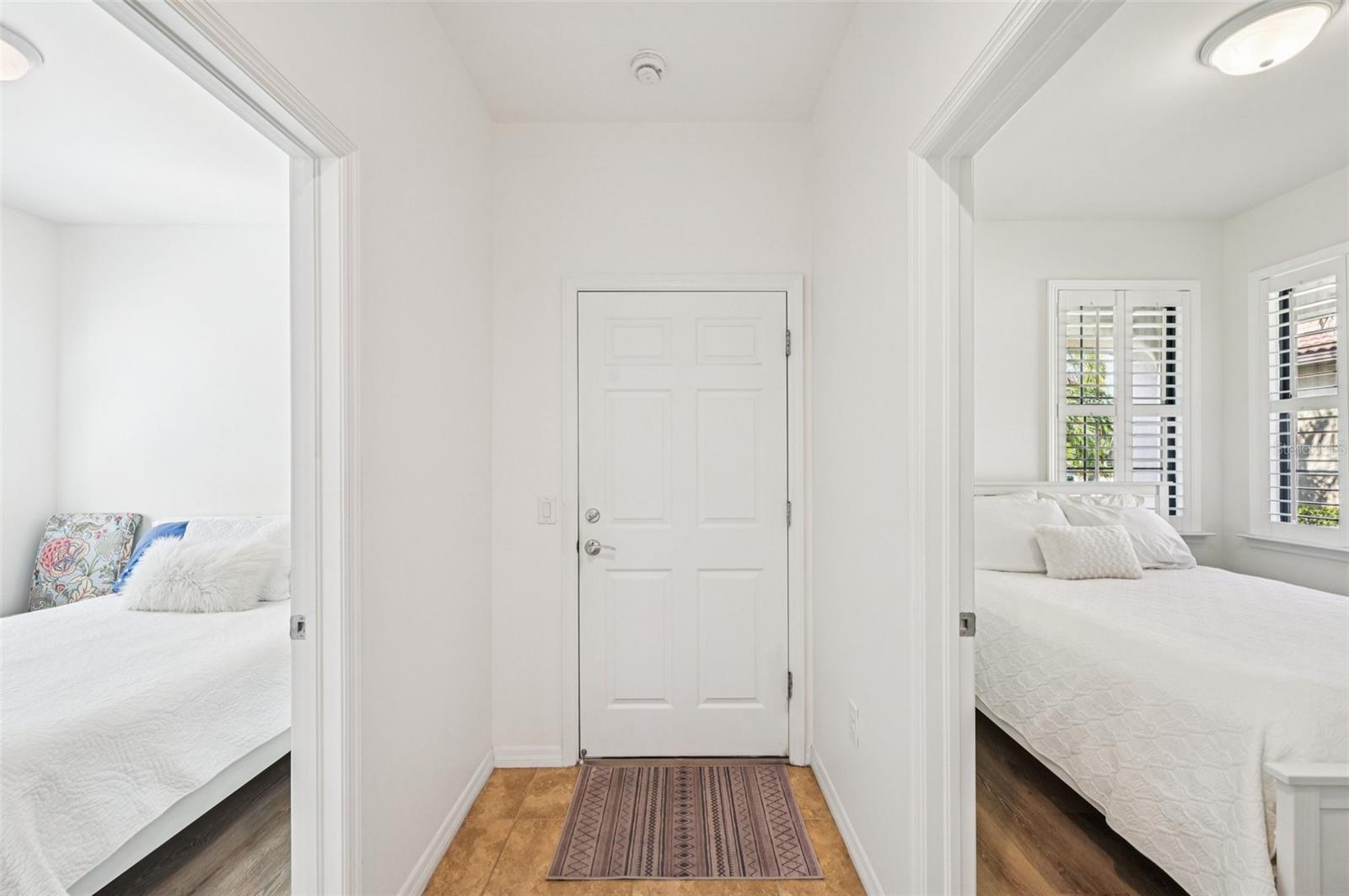 Image 21 of 51 For 19220 Isadora Street