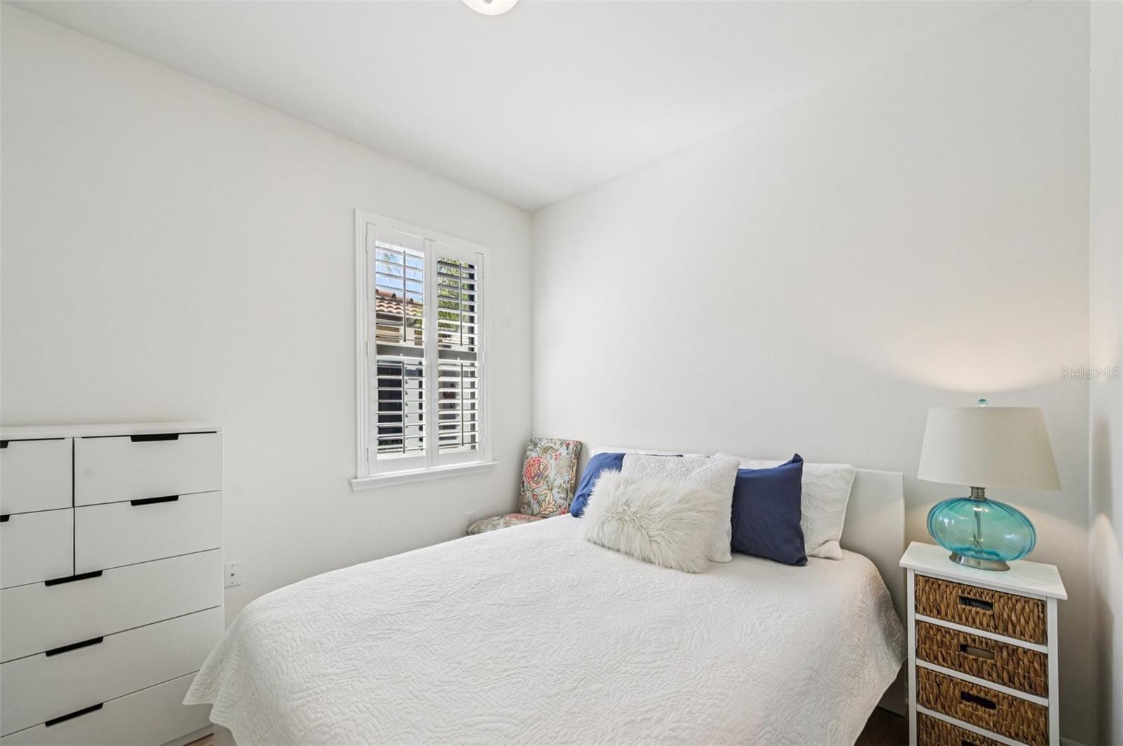 Image 23 of 51 For 19220 Isadora Street