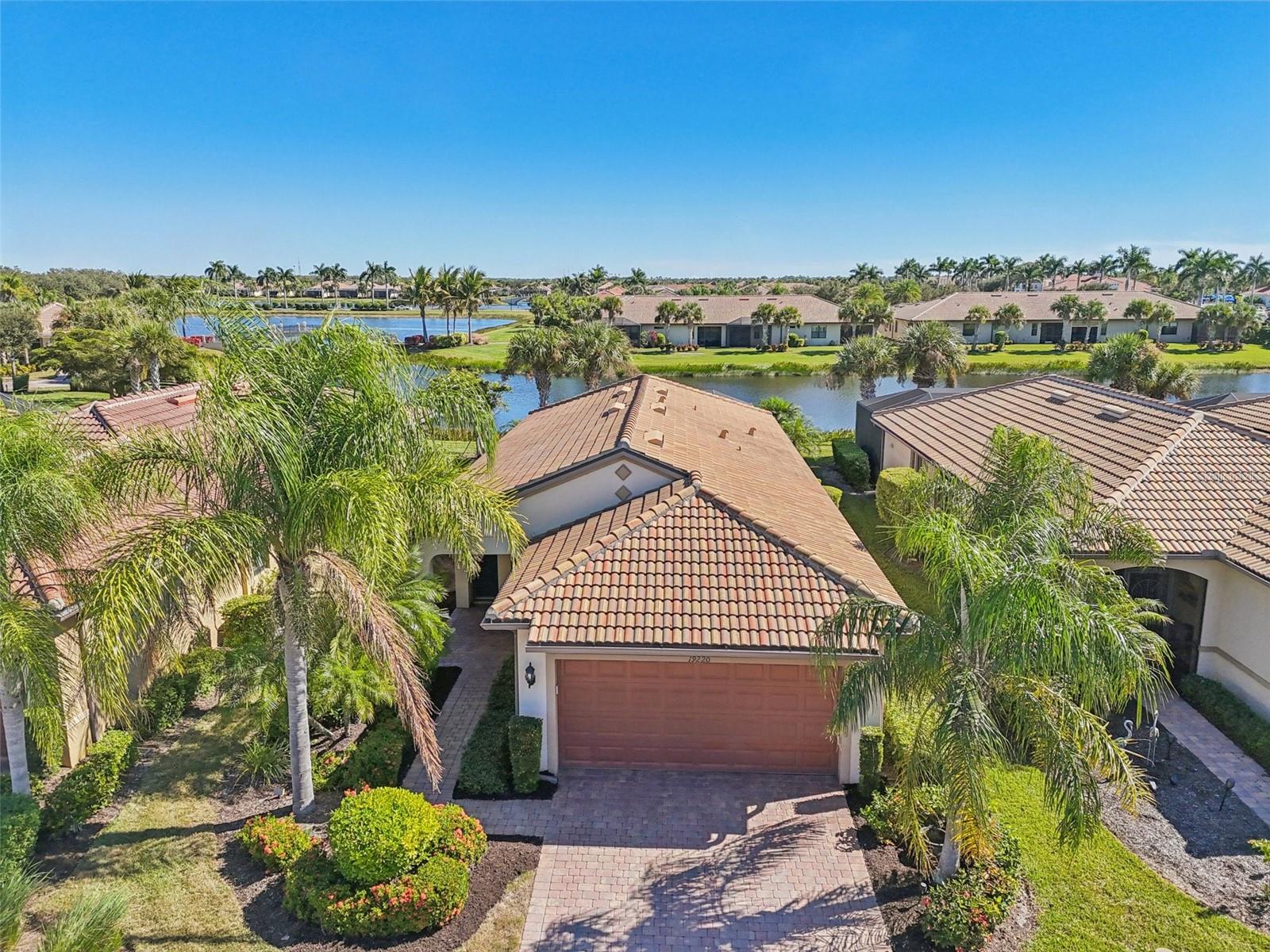 Image 29 of 51 For 19220 Isadora Street