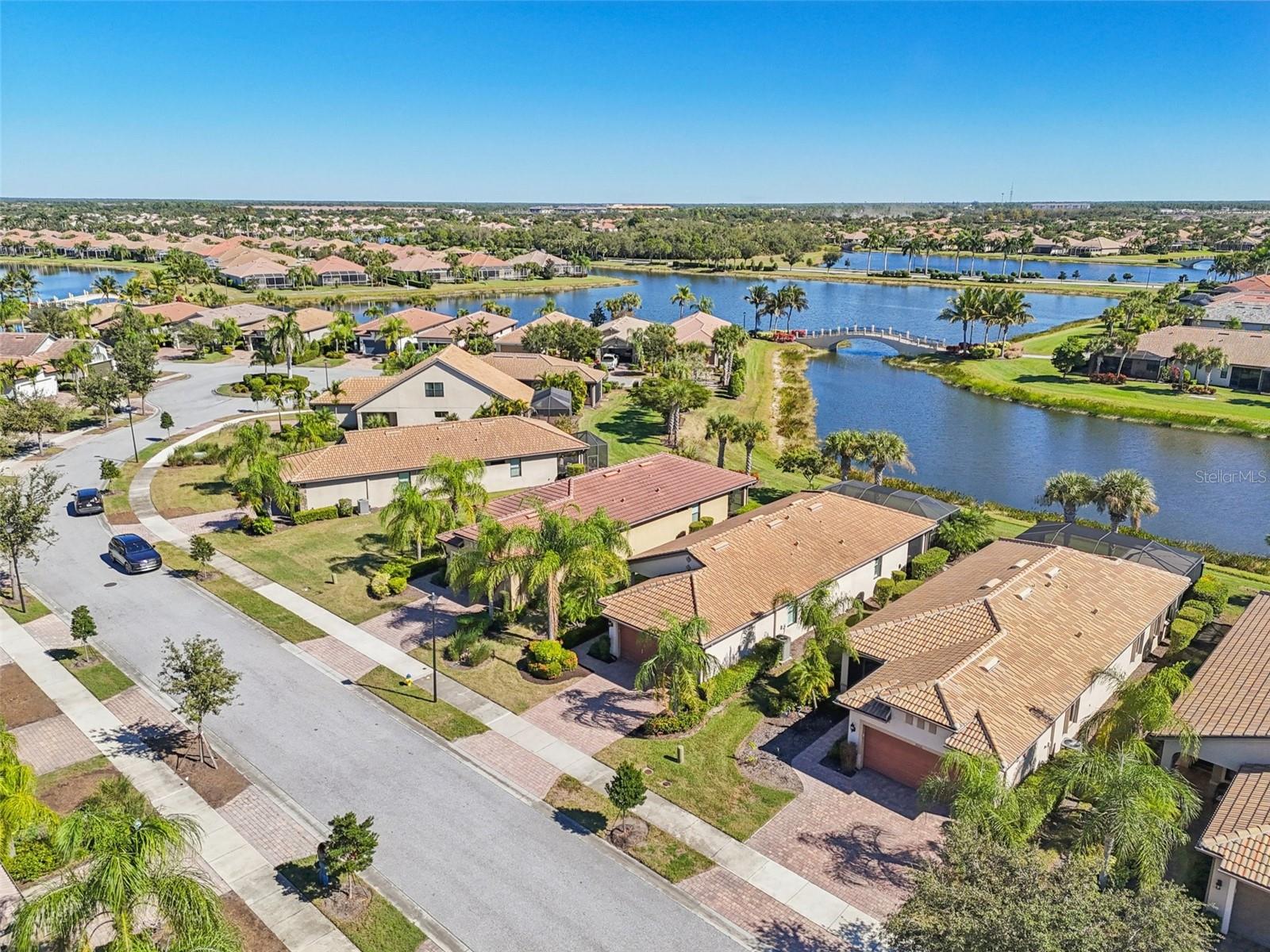 Image 31 of 51 For 19220 Isadora Street