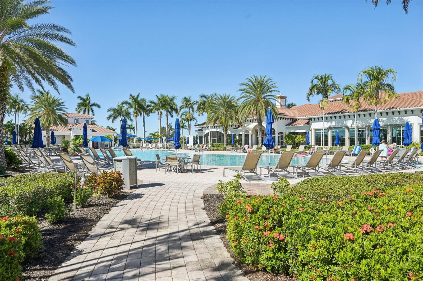 Image 40 of 51 For 19220 Isadora Street