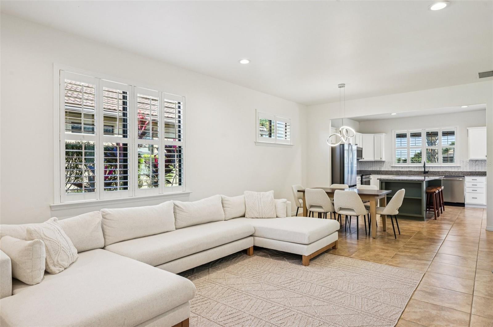 Image 6 of 51 For 19220 Isadora Street