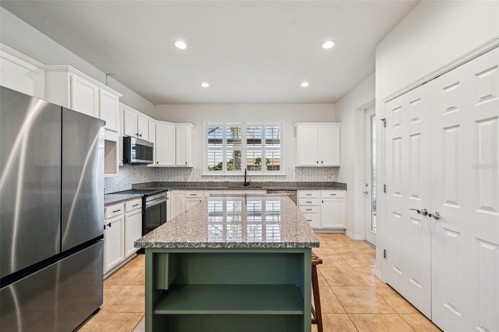 Image 9 of 51 For 19220 Isadora Street