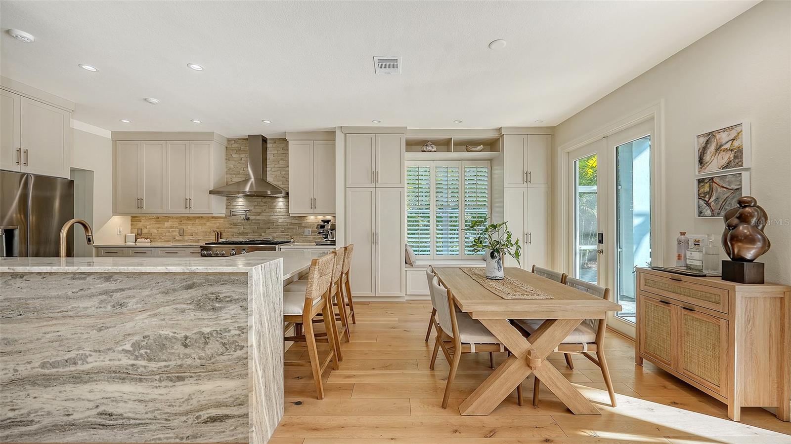 Image 14 of 76 For 1690 Arlington Street