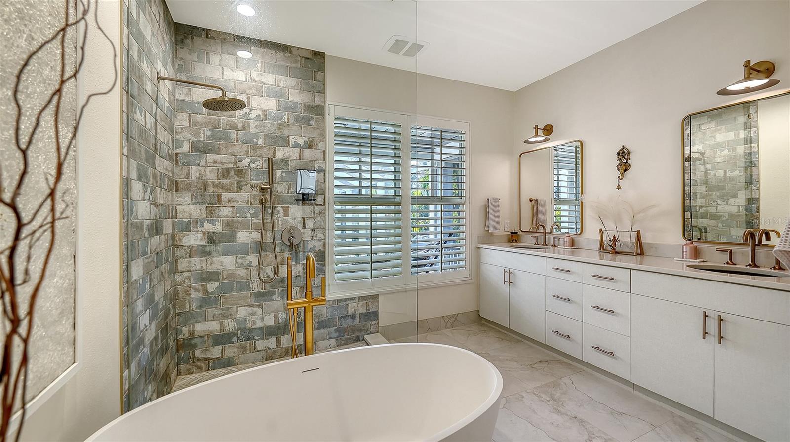 Image 29 of 76 For 1690 Arlington Street