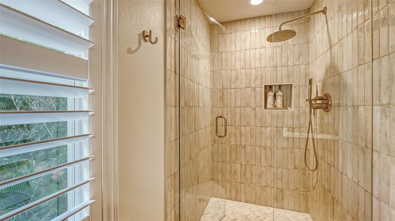 Image 47 of 76 For 1690 Arlington Street