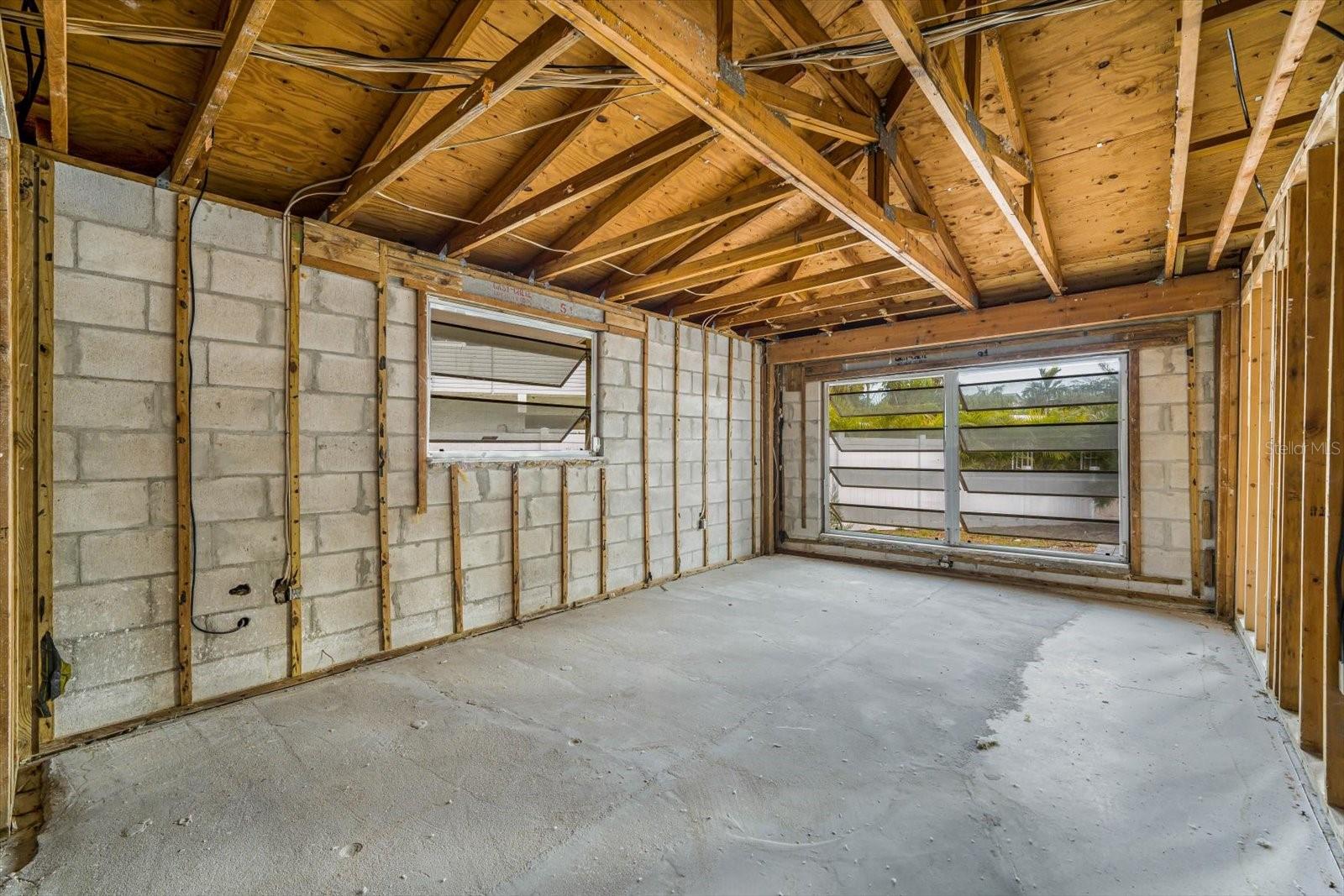 Image 15 of 51 For 259 Gladiolus Street