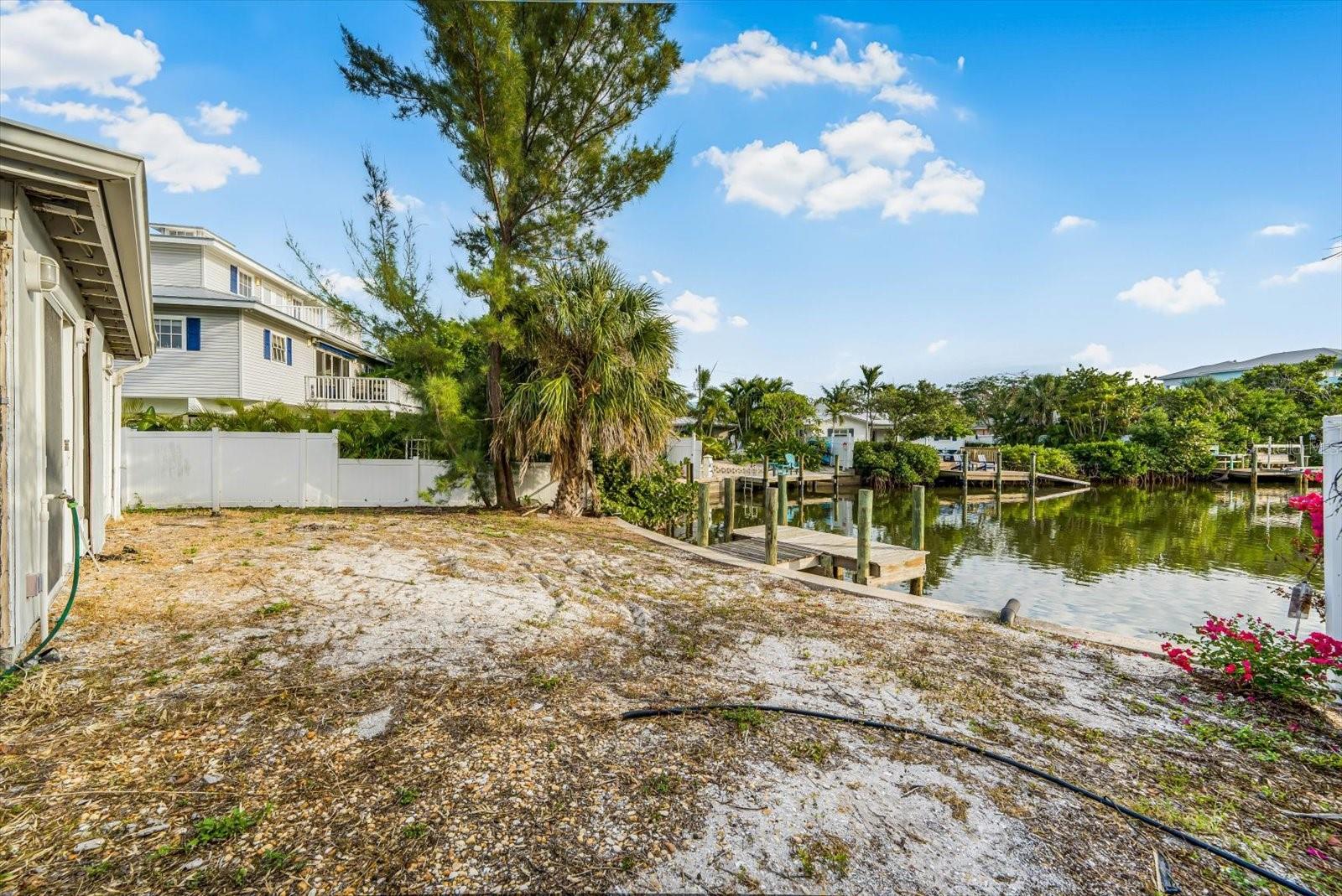 Image 33 of 51 For 259 Gladiolus Street