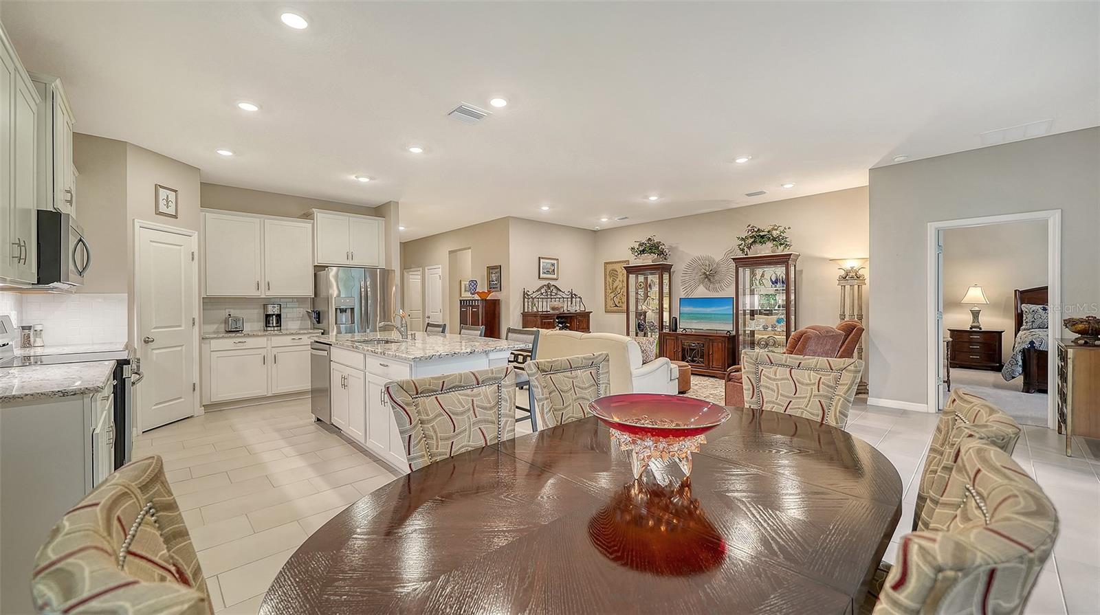 Image 14 of 31 For 17617 Cantarina Cove