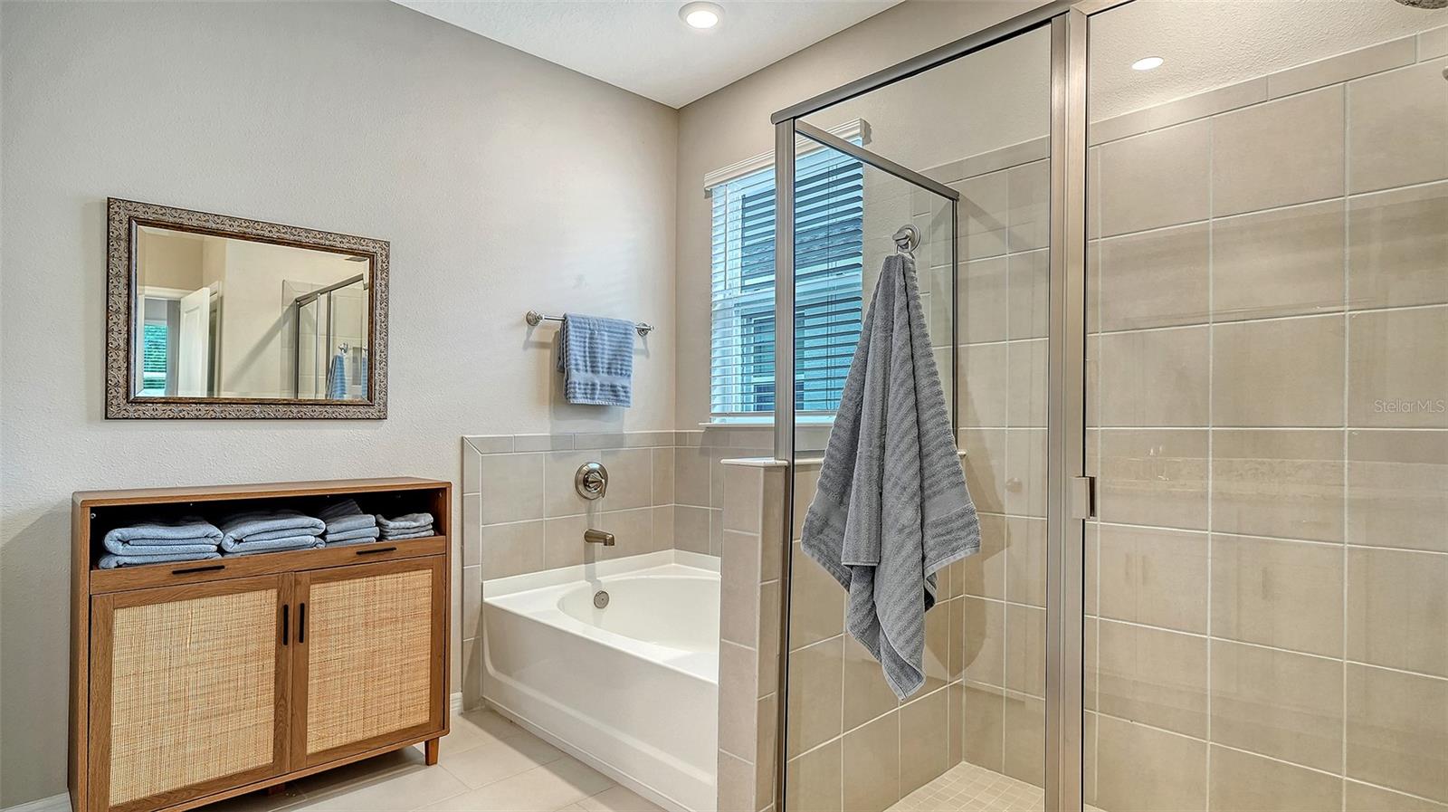 Image 18 of 31 For 17617 Cantarina Cove