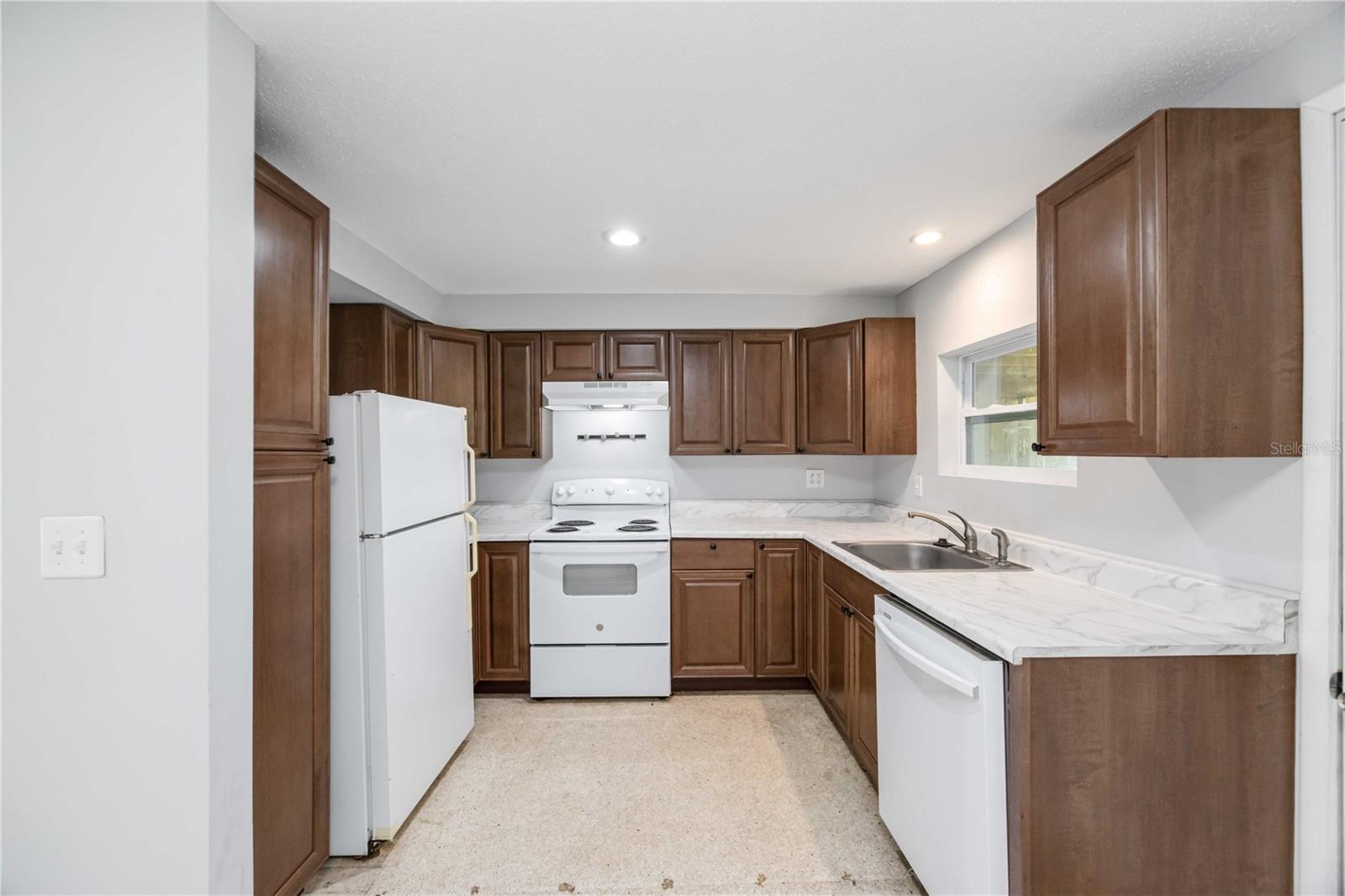 Image 9 of 30 For 3853 Woodrow Ridge Street