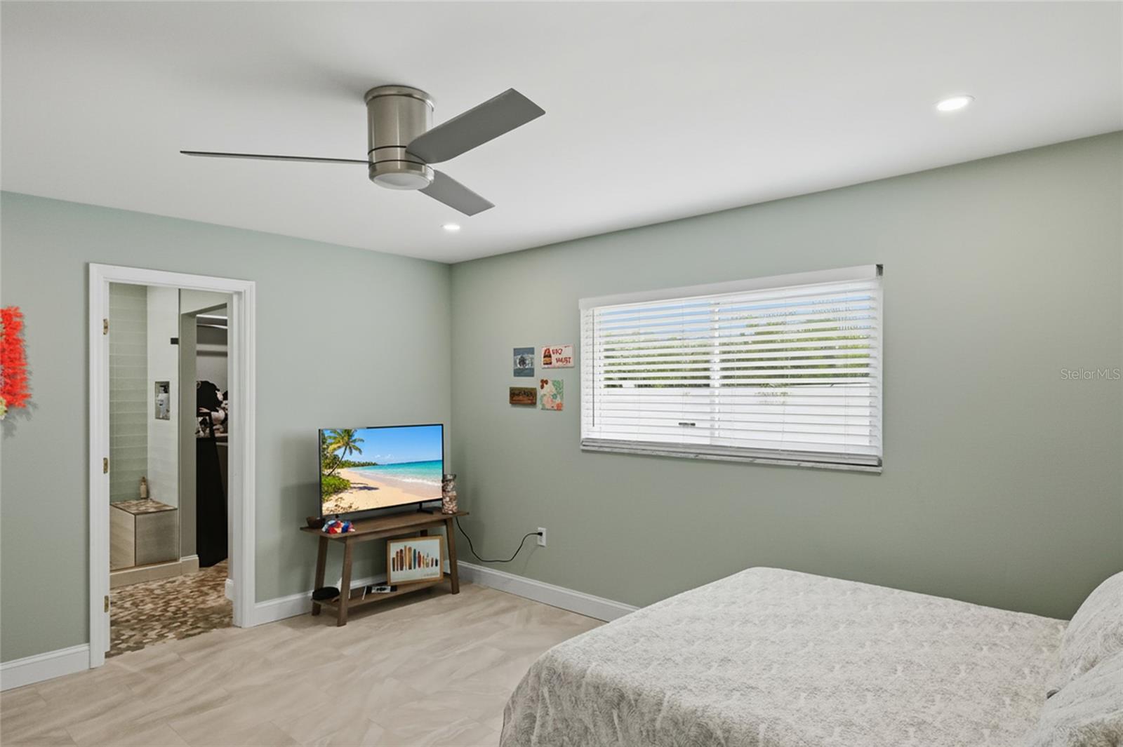 Image 18 of 42 For 611 Dundee Lane