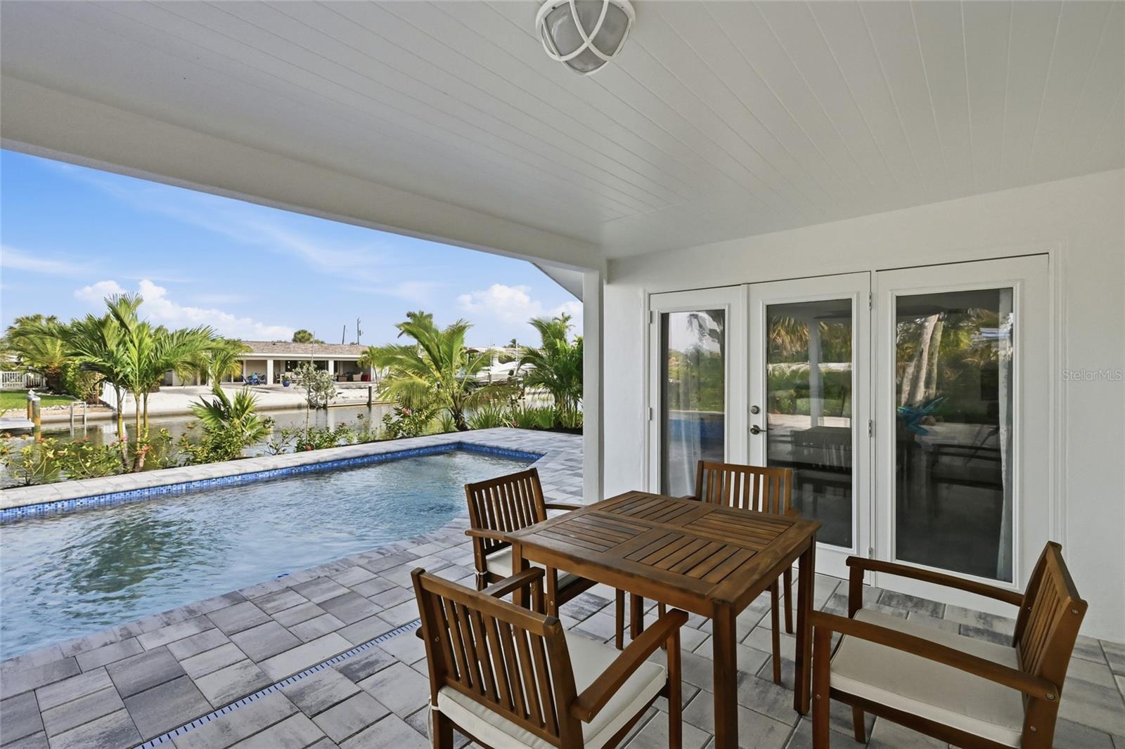 Image 22 of 42 For 611 Dundee Lane