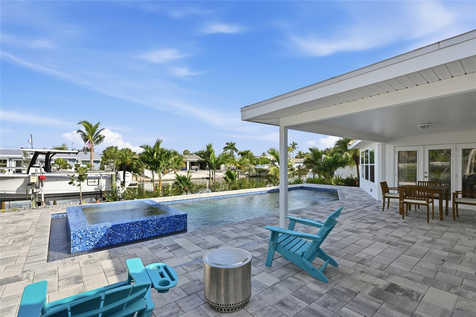 Image 24 of 42 For 611 Dundee Lane