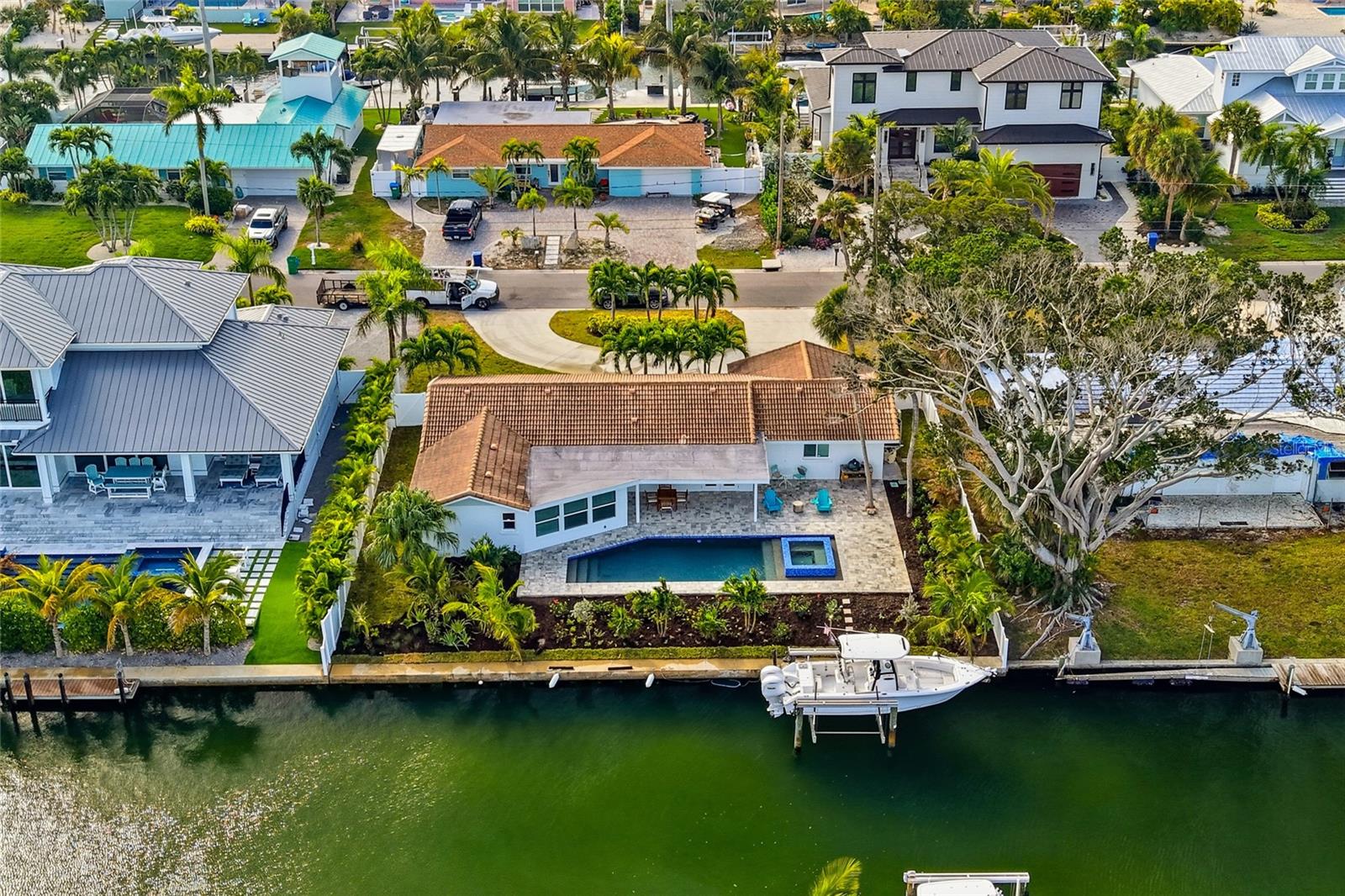 Image 28 of 42 For 611 Dundee Lane