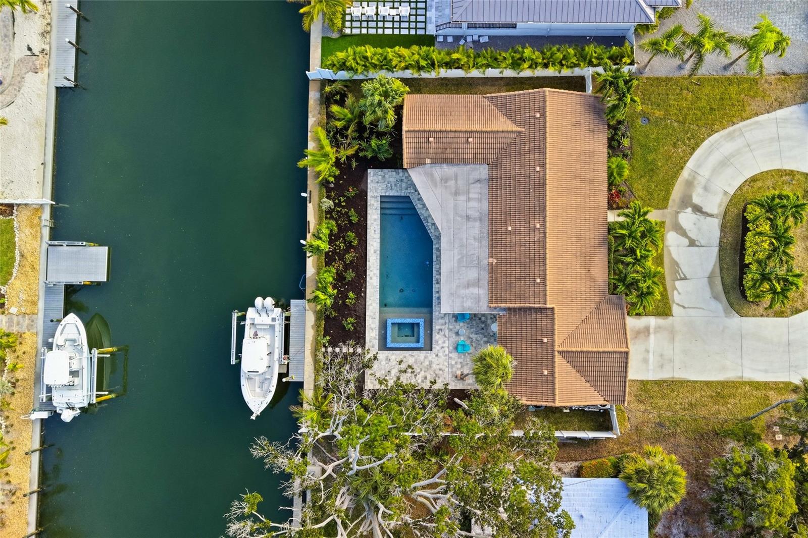 Image 3 of 42 For 611 Dundee Lane