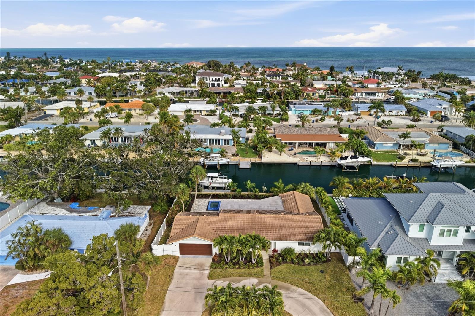 Image 4 of 42 For 611 Dundee Lane