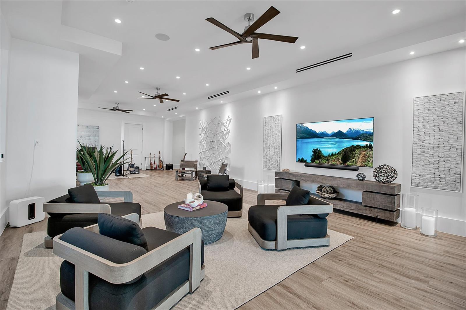 Image 57 of 83 For 7366 Point Of Rocks Road