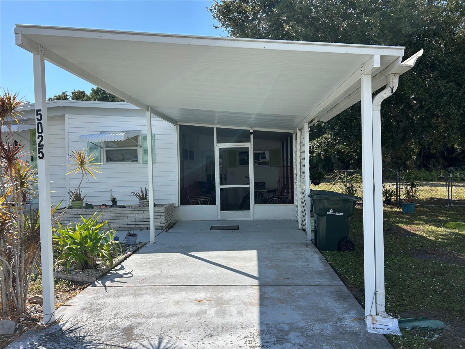 Image 16 of 43 For 5025 Brae Burn Avenue