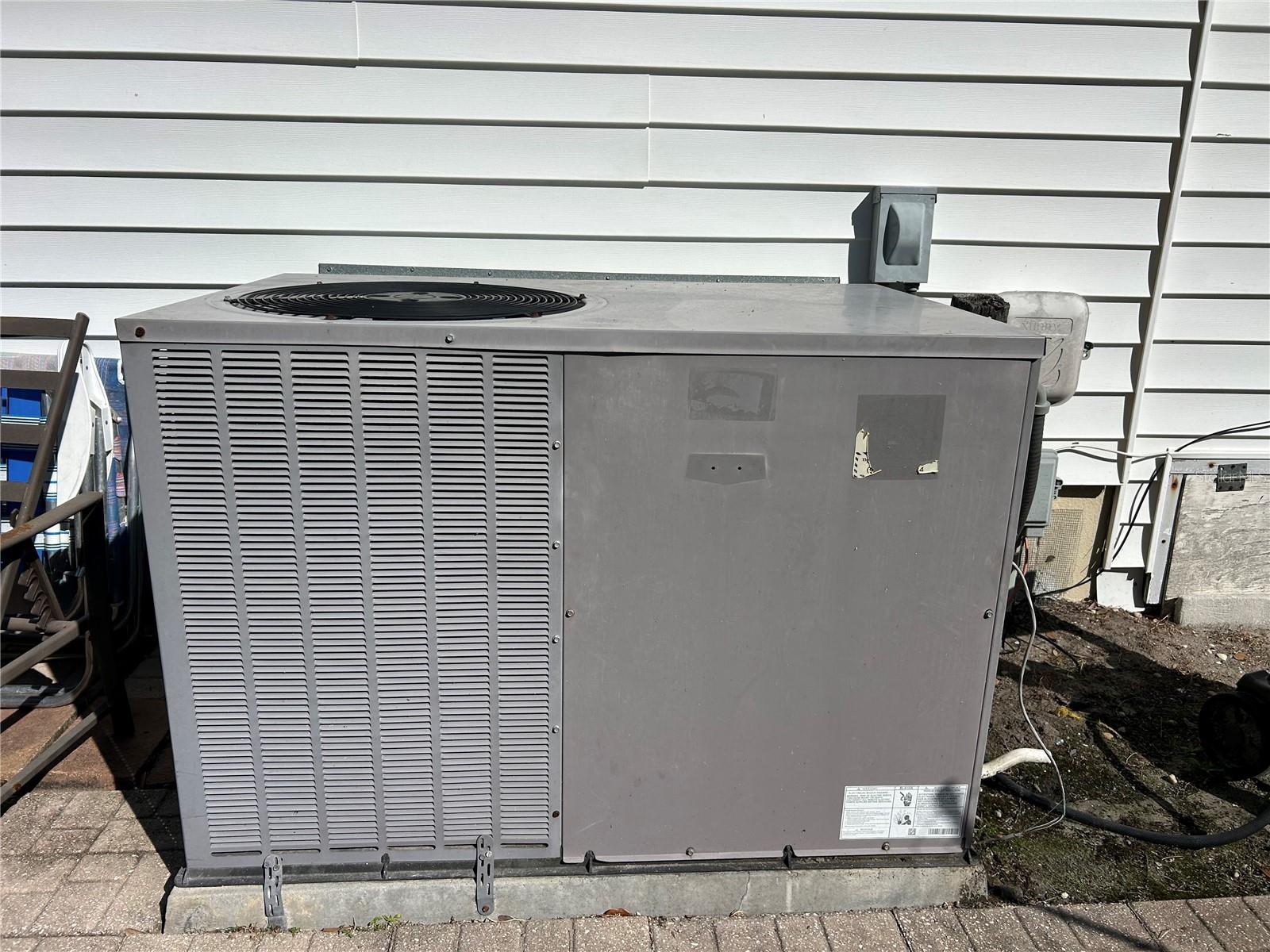 Image 19 of 43 For 5025 Brae Burn Avenue